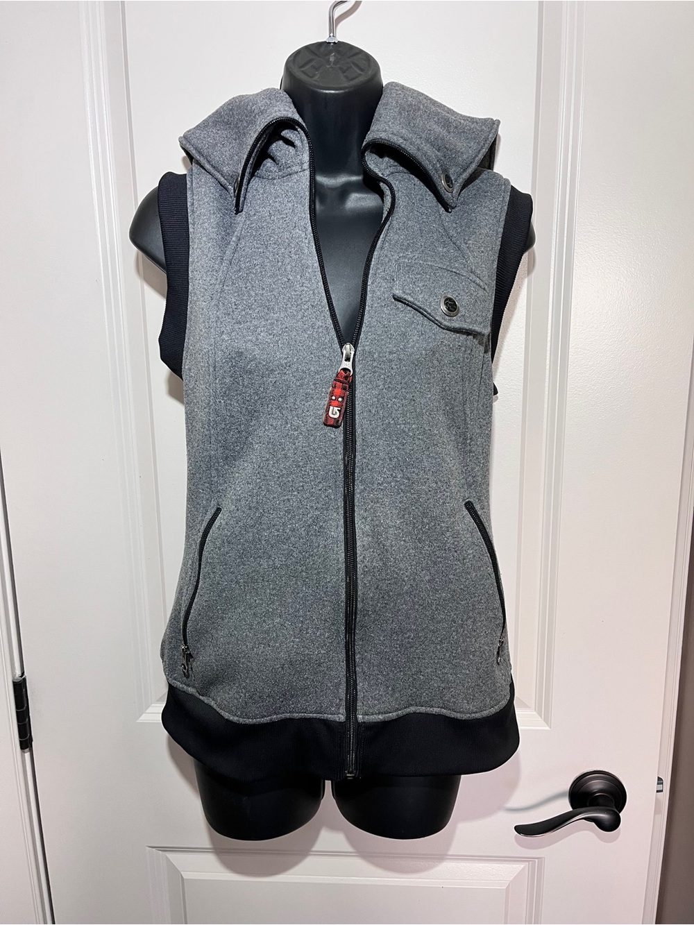 Burton Dry Ride Gray Hooded Insulated Vest with Zipper Pockets